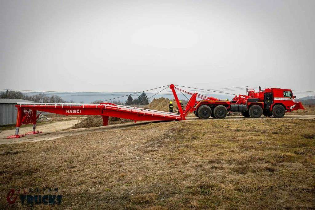 风冷V8柴油机+强悍越野性能,灾难开路急先锋!太脱拉Force 8×8架桥车了解一下 - 第27张 - 提加商用车网 风冷V8柴油机+强悍越野性能,灾难开路急先锋!太脱拉Force 8×8架桥车了解一下 - 第27张