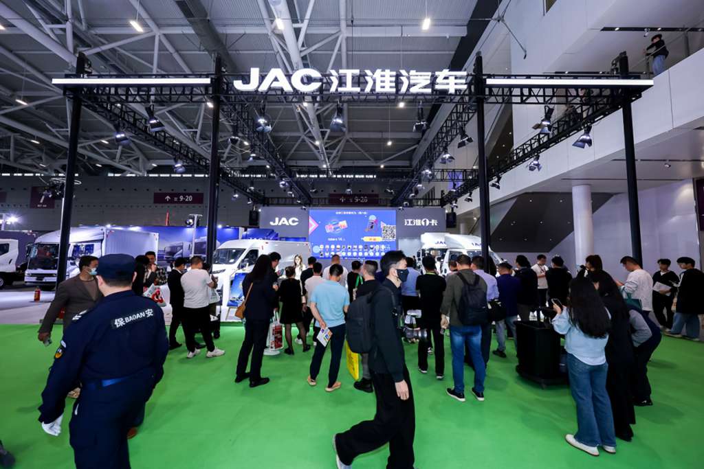 智领绿色物流未来，江淮1卡闪耀2025深圳国际商用车生态博览会 - 第1张
