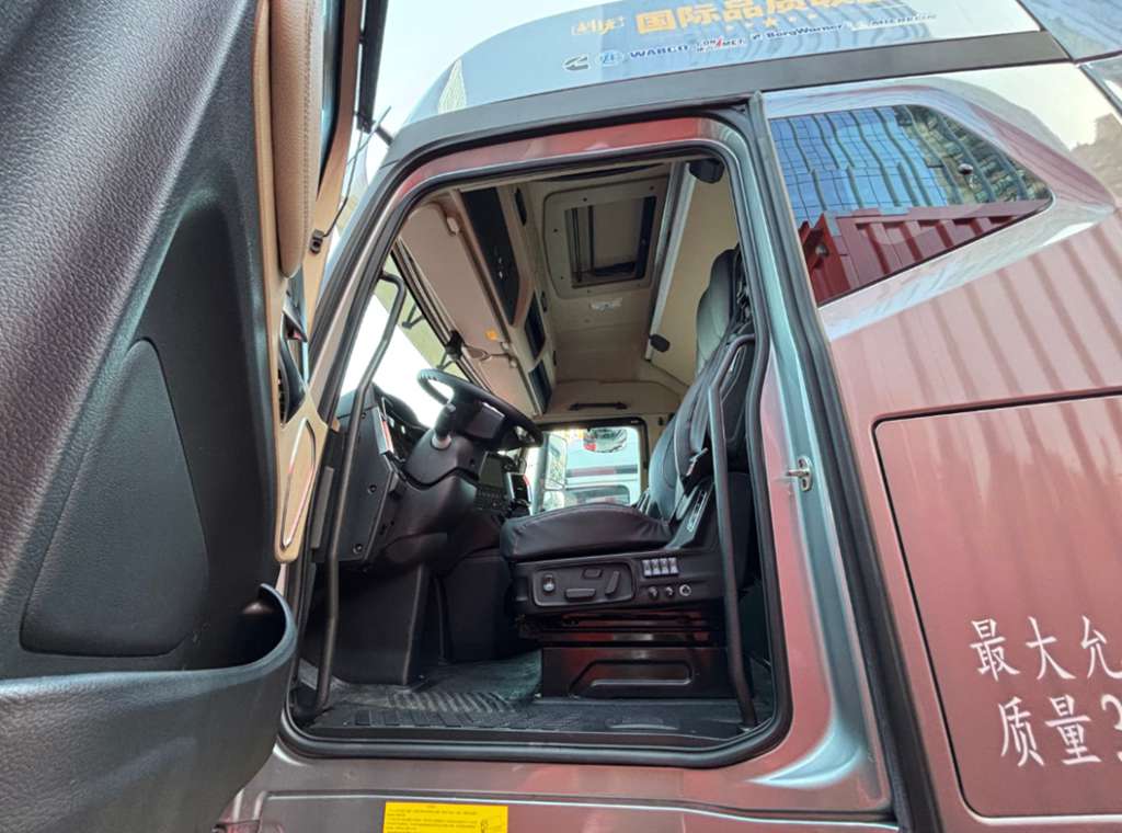 纵横南北,长途运输首选江淮跨越K7 6×4天然气牵引车! - 第4张 - 提加商用车网 纵横南北,长途运输首选江淮跨越K7 6×4天然气牵引车! - 第4张