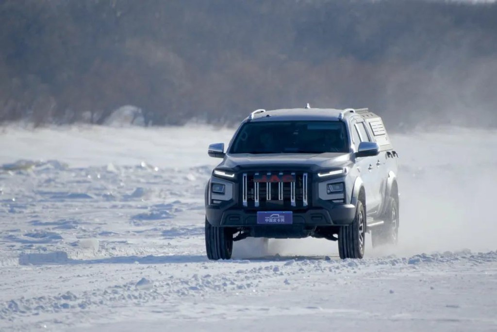 南方人玩雪,北方人驯雪!江淮皮卡极寒版重新定义冰雪驾驶 - 第4张 - 提加商用车网 南方人玩雪,北方人驯雪!江淮皮卡极寒版重新定义冰雪驾驶 - 第4张