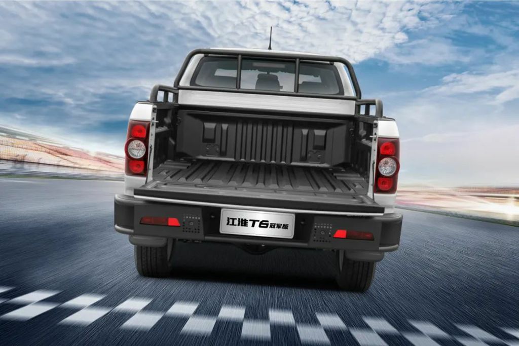 仅需7.78万元,江淮T6冠军版舒适型轻松玩转货运路上的+-×÷ - 第4张 - 提加商用车网 仅需7.78万元,江淮T6冠军版舒适型轻松玩转货运路上的+-×÷ - 第4张