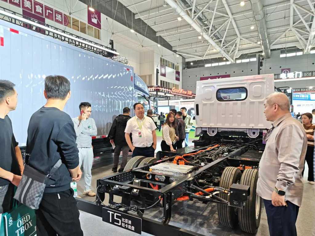 比亚迪2025款轻卡T5矩阵亮相深圳国际商用车生态博览会 - 第3张 - 提加商用车网 比亚迪2025款轻卡T5矩阵亮相深圳国际商用车生态博览会 - 第3张