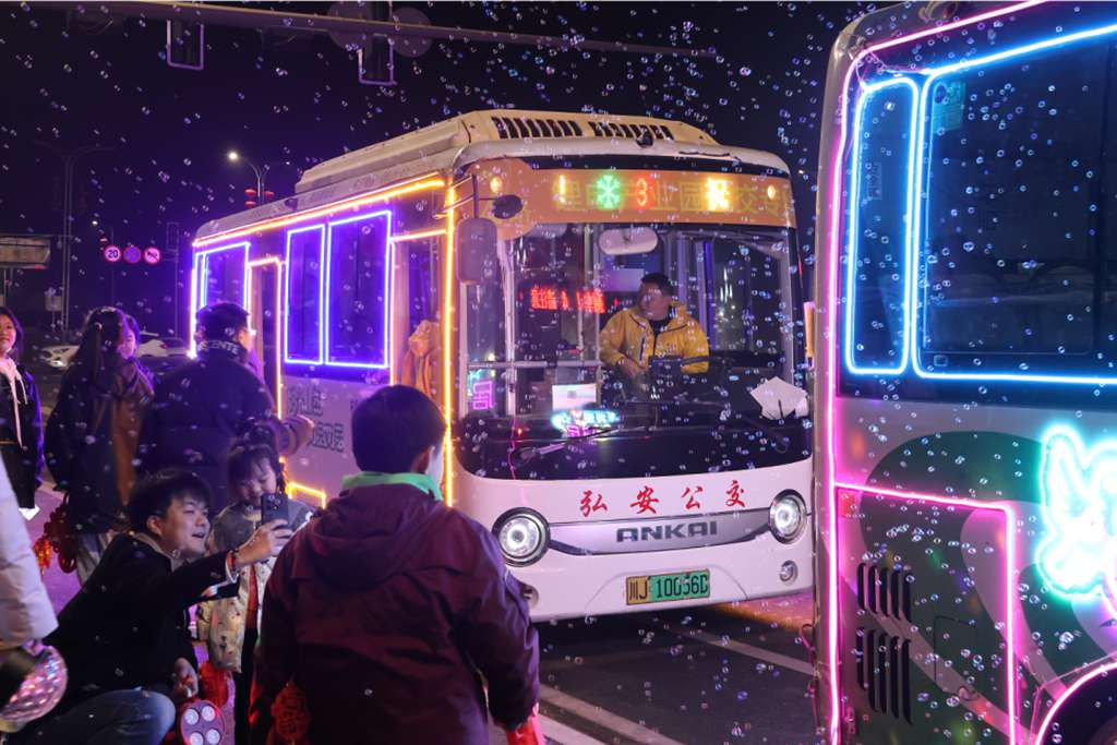 安居乐“夜”!安凯G65E点亮蜀中夜经济 - 第2张 - 提加商用车网 安居乐“夜”!安凯G65E点亮蜀中夜经济 - 第2张