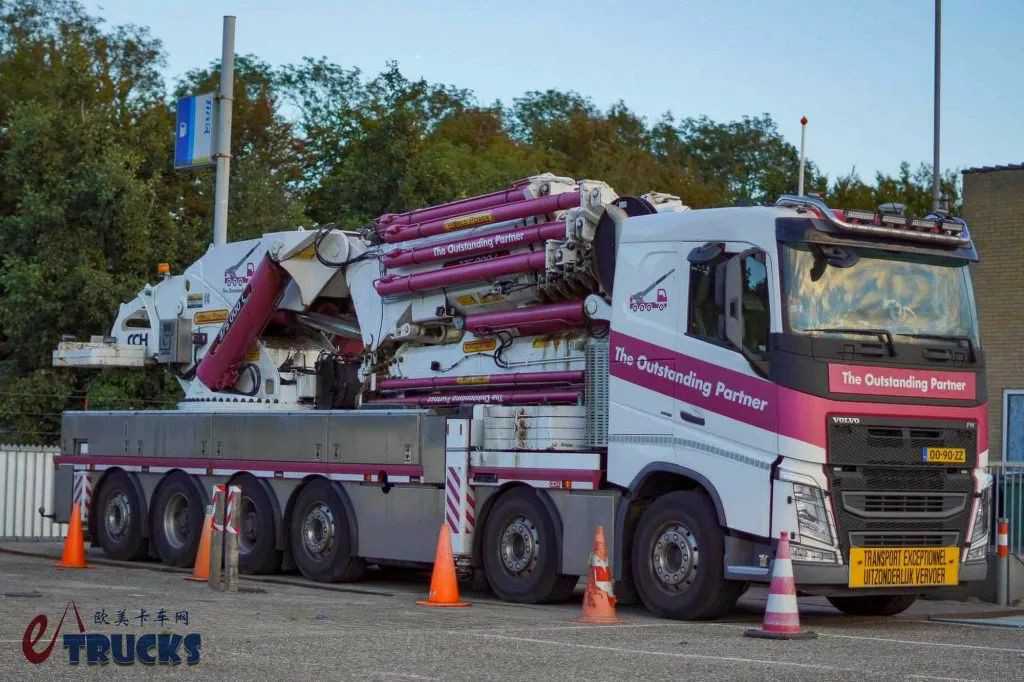 六轴12×4底盘，搭载375吨·米起重机，沃尔沃FH六轴吊车实拍 - 第5张