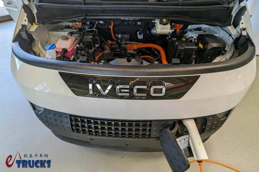 意大利+韩国混血，胖头鱼外观，依维柯eMoovy纯电动轻型商用车来袭，实力几何？ - 第7张