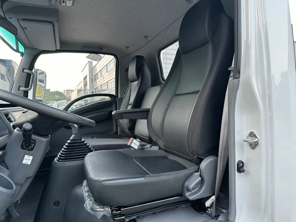 庆铃新 KV600 轻卡新疆上市，开创高效物流新纪元 - 第9张