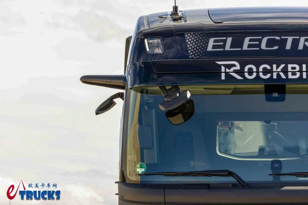 低风阻车身+零排放电驱动,最大马力666匹?沃尔沃FH Aero Electric纯电动拉臂钩自卸车实拍 - 第7张 - 提加商用车网 低风阻车身+零排放电驱动,最大马力666匹?沃尔沃FH Aero Electric纯电动拉臂钩自卸车实拍 - 第7张