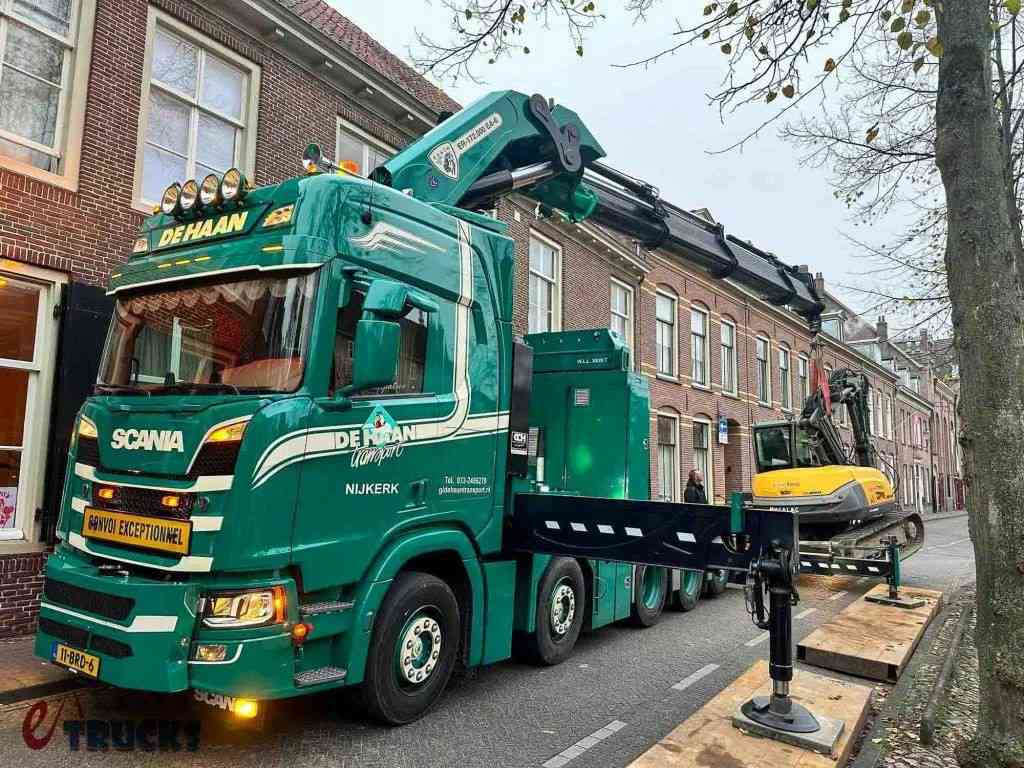 五轴10×4提升桥底盘,还能秒变牵引车,斯堪尼亚R540随车吊实拍 - 第1张 - 提加商用车网 五轴10×4提升桥底盘,还能秒变牵引车,斯堪尼亚R540随车吊实拍 - 第1张