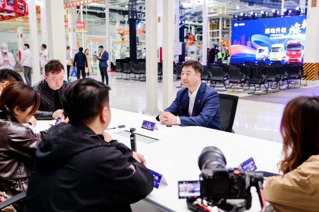 一汽解放J7焕新权益暨J7百万公里客户再聚首活动荣耀启幕! - 第10张 - 提加商用车网 一汽解放J7焕新权益暨J7百万公里客户再聚首活动荣耀启幕! - 第10张