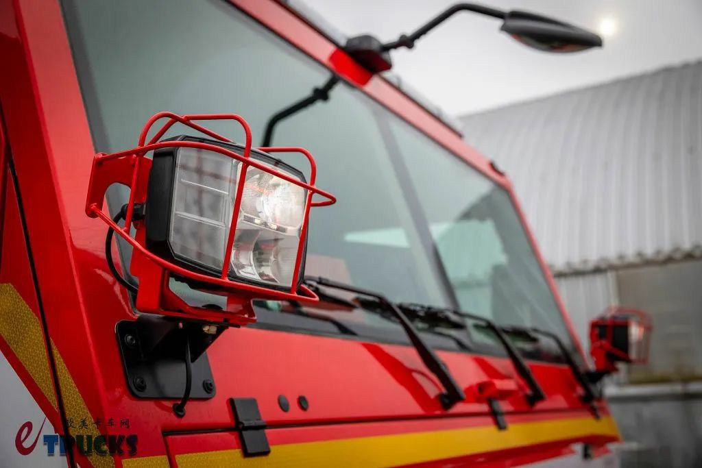 风冷V8柴油机+强悍越野性能,灾难开路急先锋!太脱拉Force 8×8架桥车了解一下 - 第9张 - 提加商用车网 风冷V8柴油机+强悍越野性能,灾难开路急先锋!太脱拉Force 8×8架桥车了解一下 - 第9张