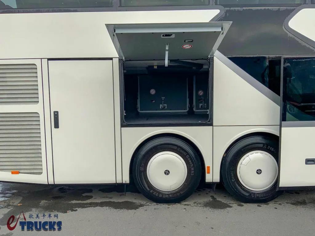 欧洲最豪华双层巴士之一，空间超大配置丰富，赛特拉S 531 DT双层豪华巴士实拍 - 第10张