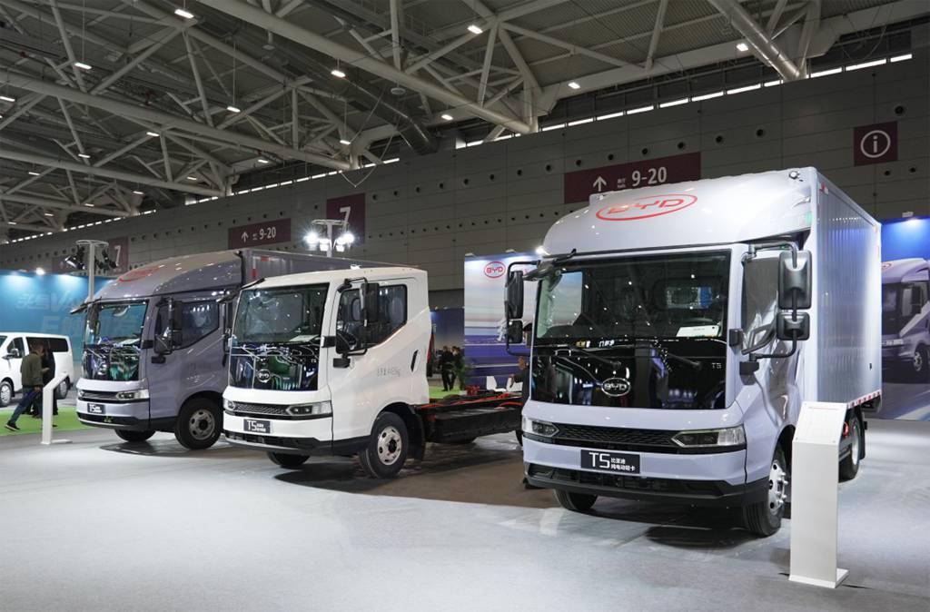 比亚迪2025款轻卡T5矩阵亮相深圳国际商用车生态博览会 - 第1张 - 提加商用车网 比亚迪2025款轻卡T5矩阵亮相深圳国际商用车生态博览会 - 第1张