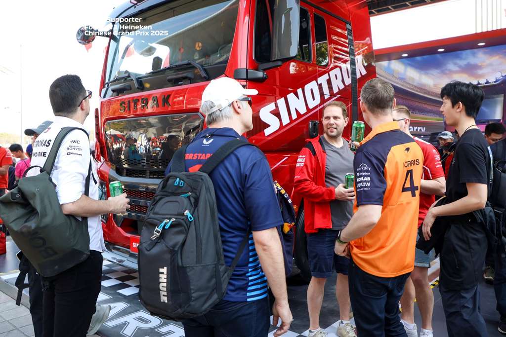 中国重汽F1赛事展区惊现“机械战甲”!这辆卡车什么来头? - 第1张 - 提加商用车网 中国重汽F1赛事展区惊现“机械战甲”!这辆卡车什么来头? - 第1张