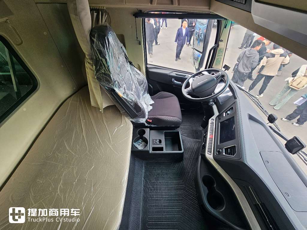 宇通推出800度电的牵引车,还能跑600公里!宇通远界T800实拍 - 第14张 - 提加商用车网 宇通推出800度电的牵引车,还能跑600公里!宇通远界T800实拍 - 第14张