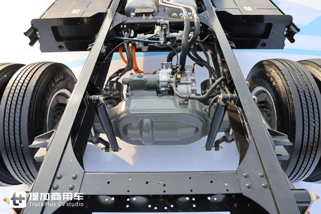 132度大电量,双档电驱桥电耗再降低,重汽悍将PRO新能源实拍 - 第16张 - 提加商用车网 132度大电量,双档电驱桥电耗再降低,重汽悍将PRO新能源实拍 - 第16张