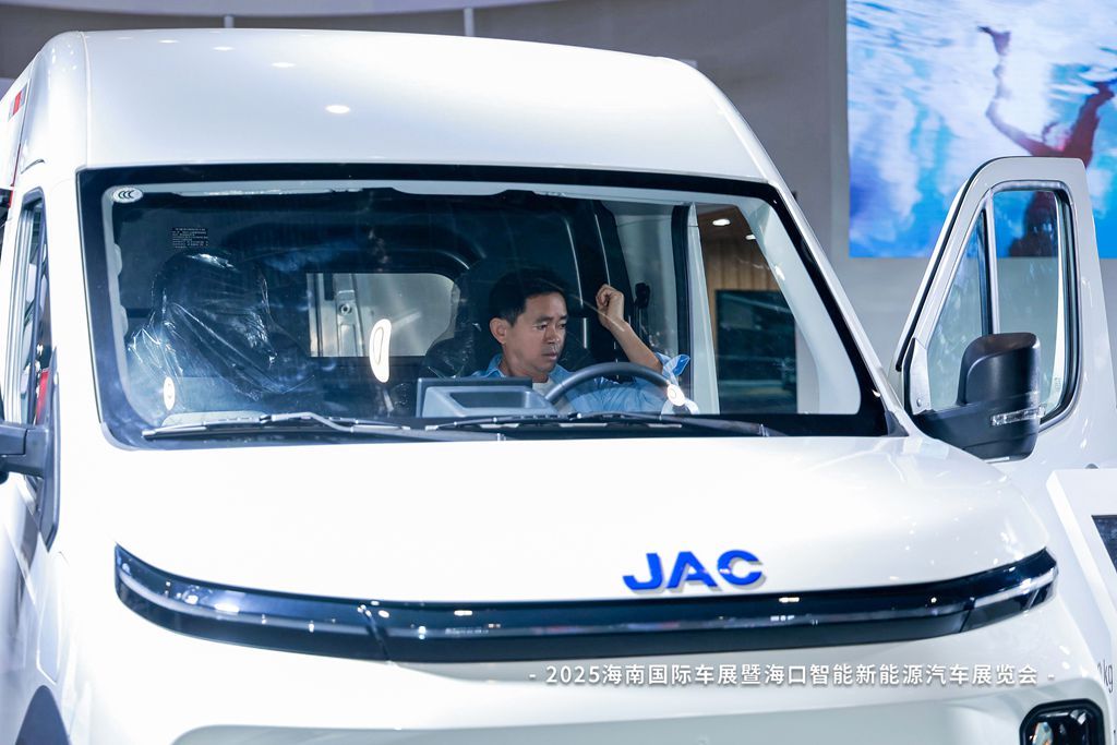 Van宝路亮相2025海南车展 引领绿色物流新未来 - 第2张 - 提加商用车网 Van宝路亮相2025海南车展 引领绿色物流新未来 - 第2张