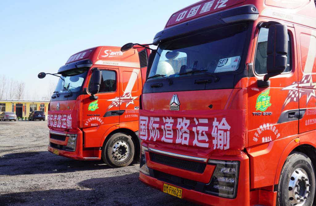 豪沃重卡助力圆鸿物流降本增效,打造跨境运力新标杆 - 第2张 - 提加商用车网 豪沃重卡助力圆鸿物流降本增效,打造跨境运力新标杆 - 第2张