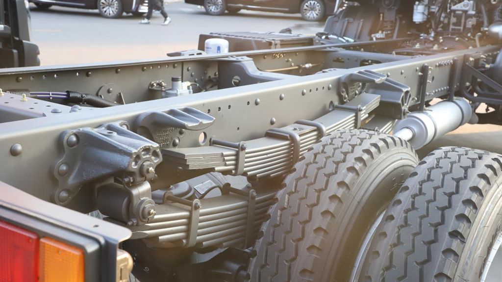 春季开工“三极”利器,乘龙M3自卸车以实力领跑矿山运输 - 第3张 - 提加商用车网 春季开工“三极”利器,乘龙M3自卸车以实力领跑矿山运输 - 第3张