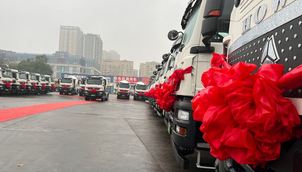 中国重汽首批30台豪沃新能源搅拌车成功交付! - 第2张 - 提加商用车网 中国重汽首批30台豪沃新能源搅拌车成功交付! - 第2张