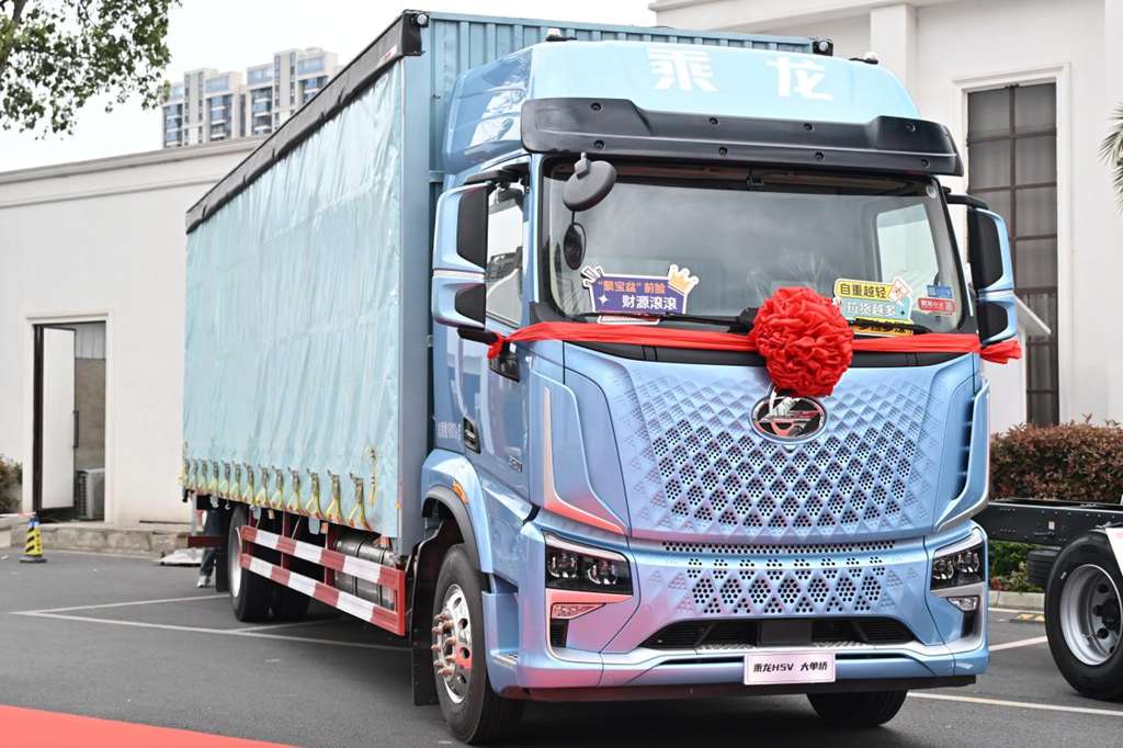 现场订车46台,乘龙之夜燃动蓉城开启创富新征程 - 第3张 - 提加商用车网 现场订车46台,乘龙之夜燃动蓉城开启创富新征程 - 第3张