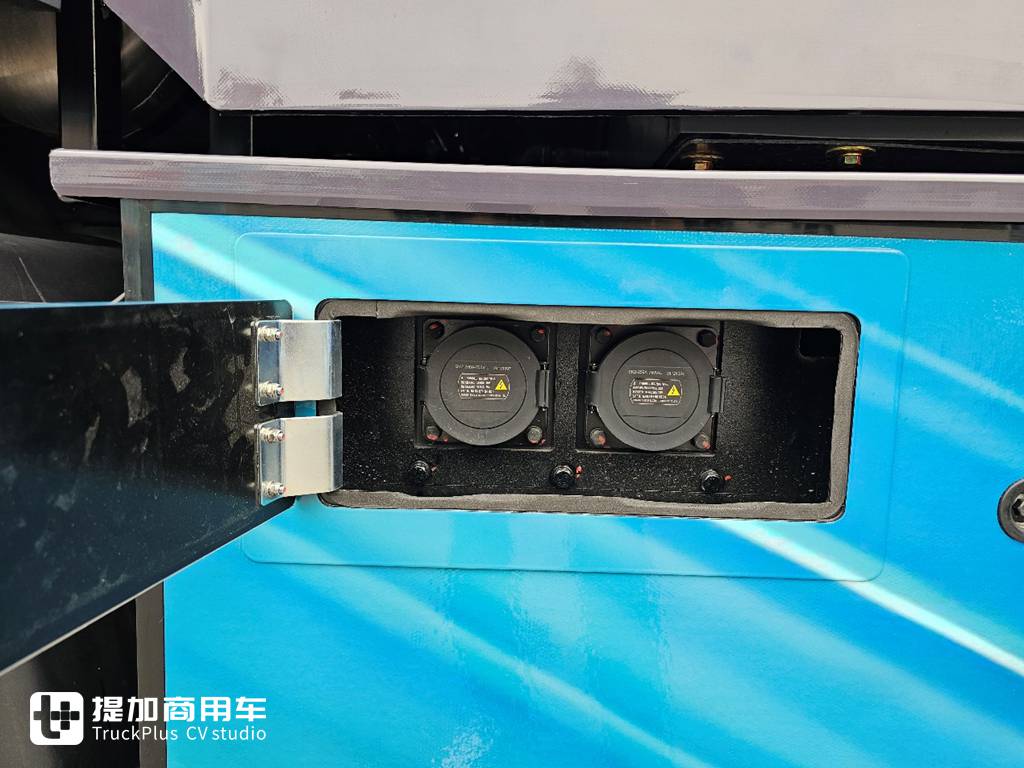 宇通推出800度电的牵引车,还能跑600公里!宇通远界T800实拍 - 第4张 - 提加商用车网 宇通推出800度电的牵引车,还能跑600公里!宇通远界T800实拍 - 第4张