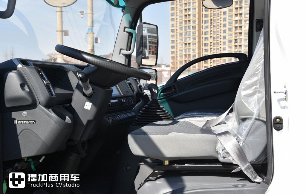 怎么满足如今货运市场的多元需求?庆铃五十铃KV100 双排货车凭实力回应 - 第5张 - 提加商用车网 怎么满足如今货运市场的多元需求?庆铃五十铃KV100 双排货车凭实力回应 - 第5张
