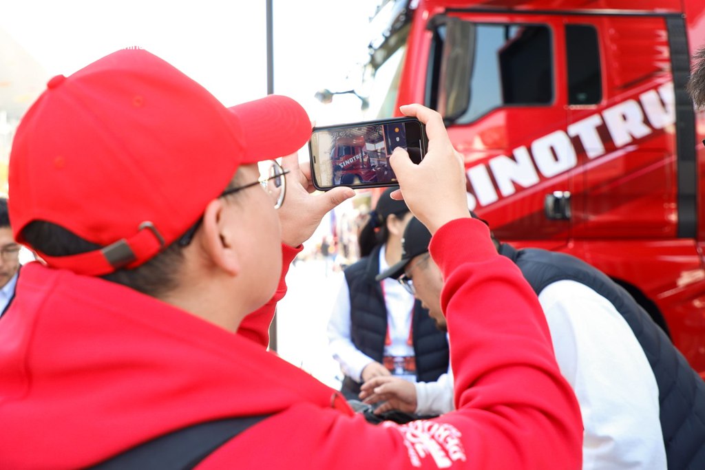 中国重汽F1赛事展区惊现“机械战甲”!这辆卡车什么来头? - 第5张 - 提加商用车网 中国重汽F1赛事展区惊现“机械战甲”!这辆卡车什么来头? - 第5张