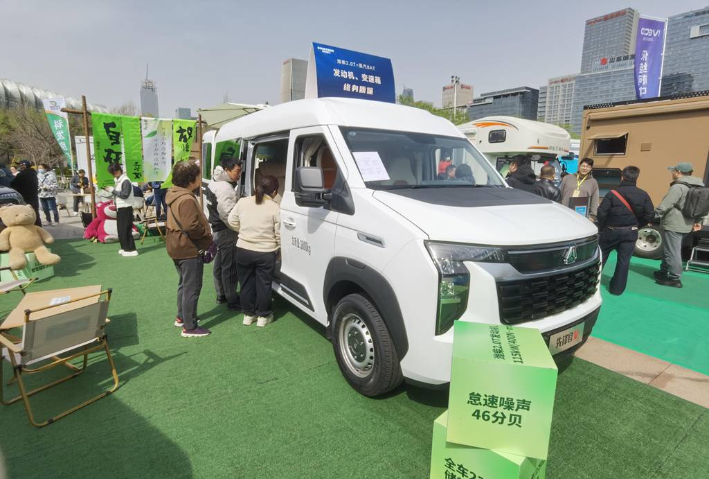 中国重汽轻型汽车强势登陆三大房车展,演绎移动生活新风尚 - 第5张 - 提加商用车网 中国重汽轻型汽车强势登陆三大房车展,演绎移动生活新风尚 - 第5张