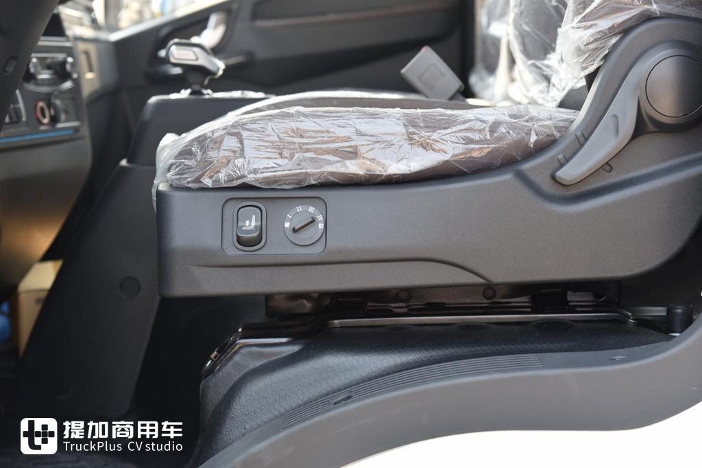 蓝立方 100 度与 132 度双版本:精准破局城配与城际运输难题 - 第6张 - 提加商用车网 蓝立方 100 度与 132 度双版本:精准破局城配与城际运输难题 - 第6张