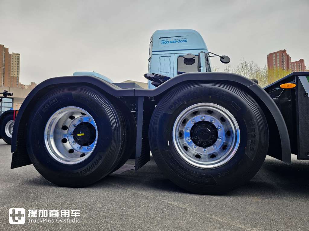 宇通推出800度电的牵引车,还能跑600公里!宇通远界T800实拍 - 第7张 - 提加商用车网 宇通推出800度电的牵引车,还能跑600公里!宇通远界T800实拍 - 第7张