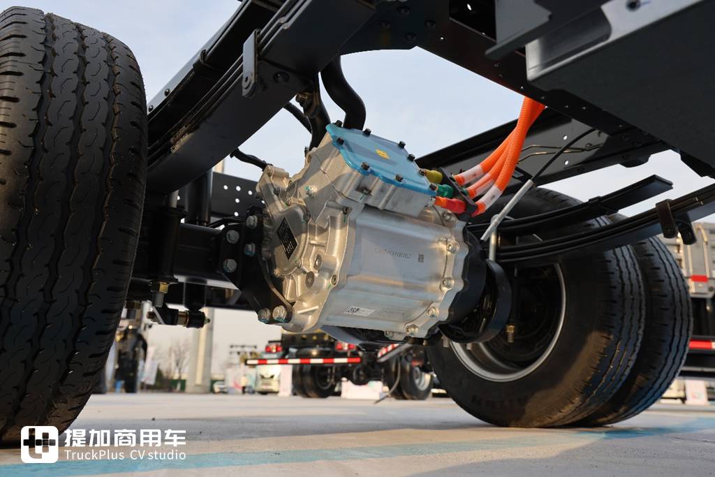 车高2.02米,续航还有200公里,能下地库的重汽悍将M蓝立方实拍 - 第8张 - 提加商用车网 车高2.02米,续航还有200公里,能下地库的重汽悍将M蓝立方实拍 - 第8张