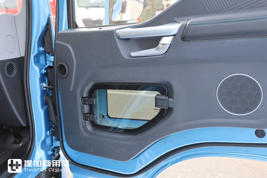 132度大电量,双档电驱桥电耗再降低,重汽悍将PRO新能源实拍 - 第8张 - 提加商用车网 132度大电量,双档电驱桥电耗再降低,重汽悍将PRO新能源实拍 - 第8张