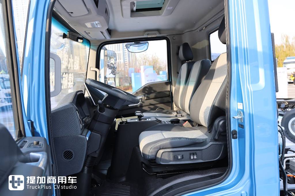 132度大电量,双档电驱桥电耗再降低,重汽悍将PRO新能源实拍 - 第9张 - 提加商用车网 132度大电量,双档电驱桥电耗再降低,重汽悍将PRO新能源实拍 - 第9张