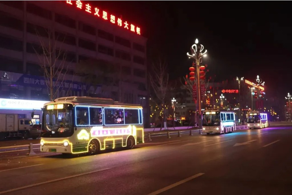 安居乐“夜”!安凯G65E点亮蜀中夜经济 - 第1张 - 提加商用车网 安居乐“夜”!安凯G65E点亮蜀中夜经济 - 第1张