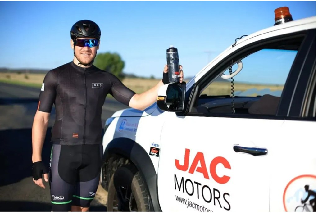 江汽集团护航南非爱心公益骑行活动 - 第3张 - 提加商用车网 江汽集团护航南非爱心公益骑行活动 - 第3张