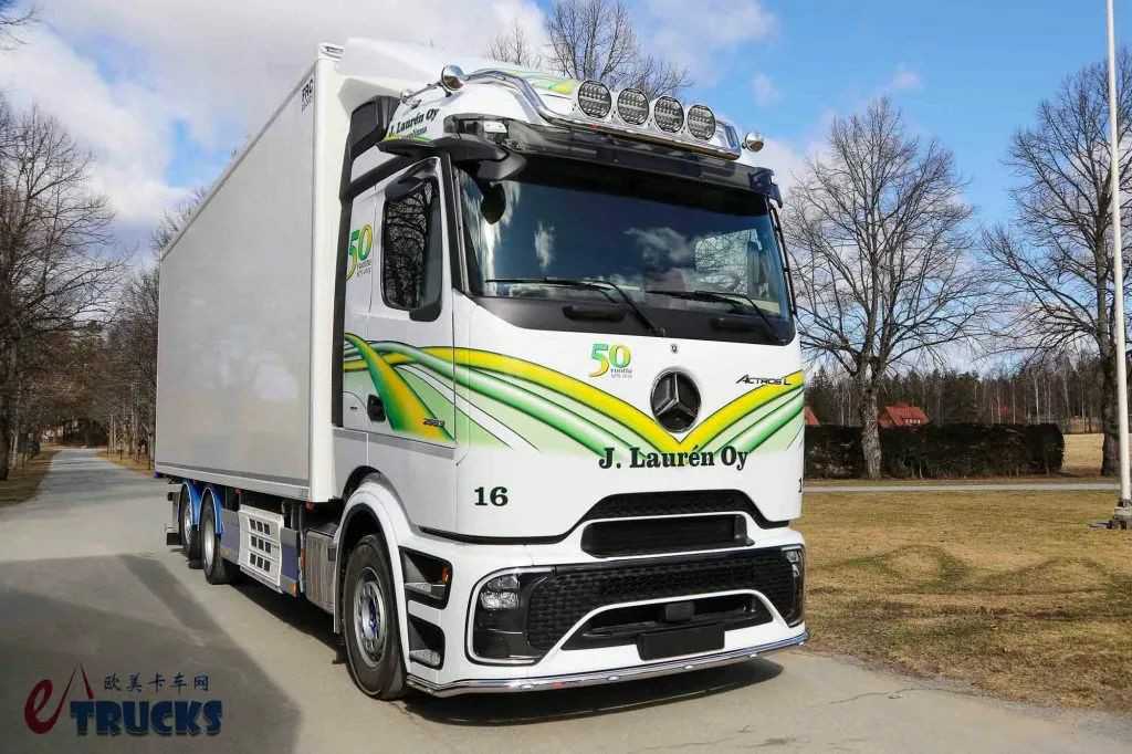 低风阻外观+智能内饰,奔驰卡车最强战力?第二代Actros L冷藏车实拍 - 第2张 - 提加商用车网 低风阻外观+智能内饰,奔驰卡车最强战力?第二代Actros L冷藏车实拍 - 第2张