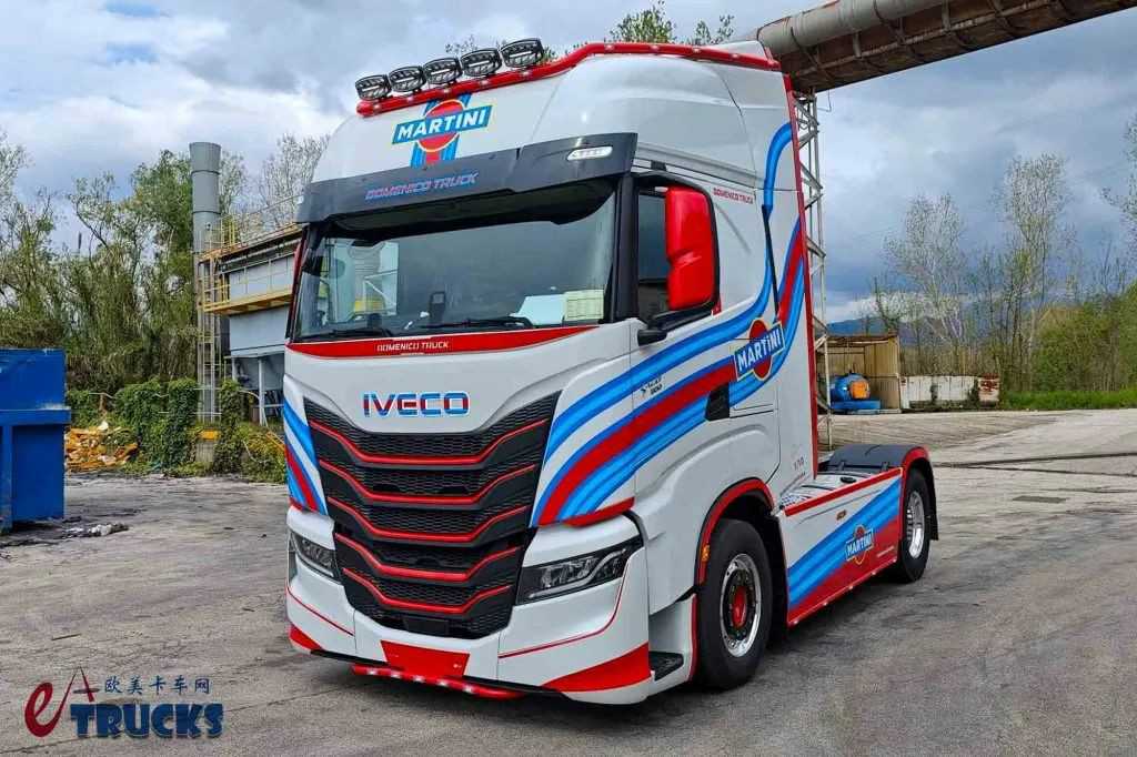 身披MARTINI经典涂装,全球限量十台,依维柯S-Way特别版牵引车实拍 - 第2张 - 提加商用车网 身披MARTINI经典涂装,全球限量十台,依维柯S-Way特别版牵引车实拍 - 第2张
