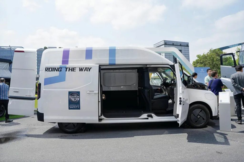 远程星瀚 H 亮相吉利智汇节 - 第2张 - 提加商用车网 远程星瀚 H 亮相吉利智汇节 - 第2张