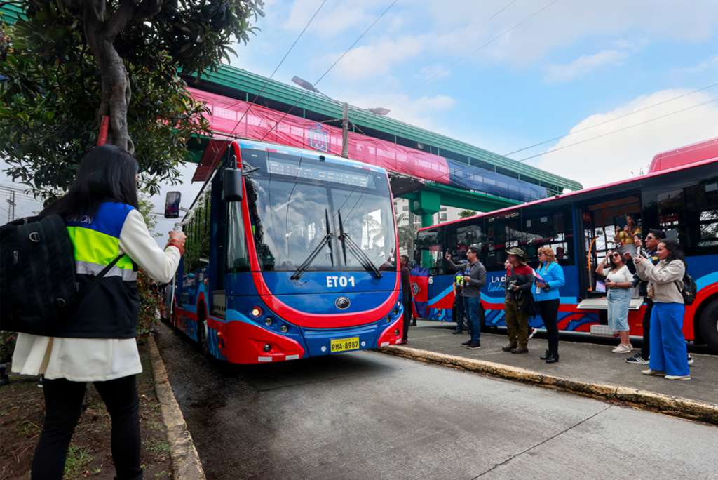 厄瓜多尔首批!宇通双源无轨电车点亮首都绿色动脉 - 第2张 - 提加商用车网 厄瓜多尔首批!宇通双源无轨电车点亮首都绿色动脉 - 第2张