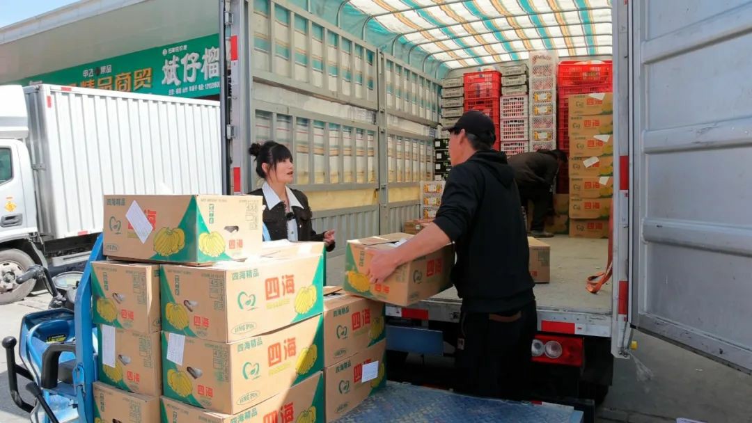 石家庄绿通司机何师傅:绿通神器——领航大G-LNG轻卡让我抢跑绿通运输路 - 第2张 - 提加商用车网 石家庄绿通司机何师傅:绿通神器——领航大G-LNG轻卡让我抢跑绿通运输路 - 第2张