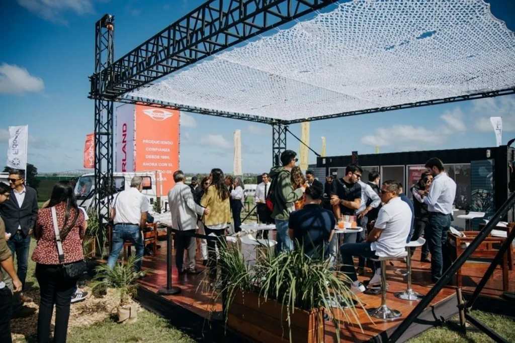 全球化战略再落一子 时代汽车携新品进军乌拉圭 - 第2张 - 提加商用车网 全球化战略再落一子 时代汽车携新品进军乌拉圭 - 第2张