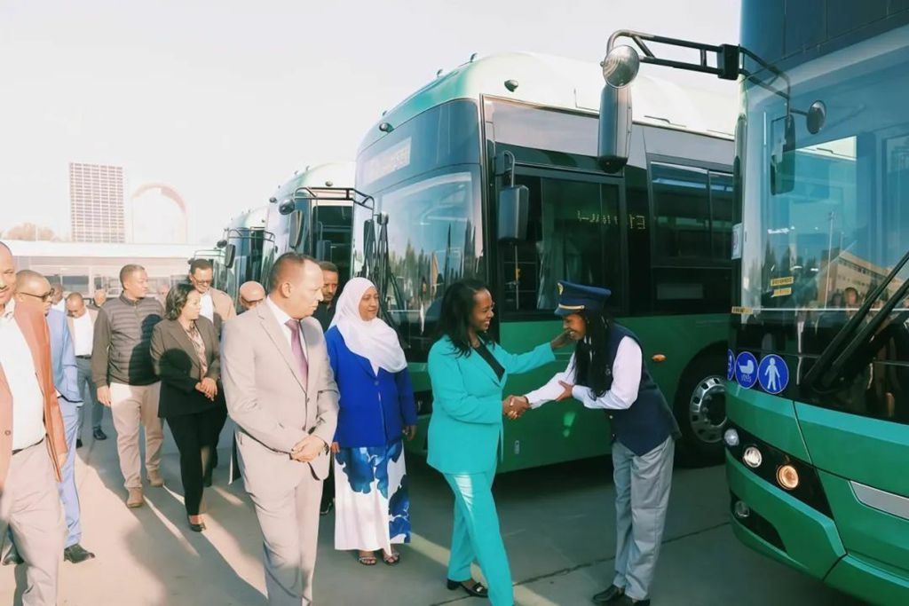 中埃携手开启绿色交通新篇章:金旅客车百辆纯电公交交付埃塞俄比亚 - 第2张 - 提加商用车网 中埃携手开启绿色交通新篇章:金旅客车百辆纯电公交交付埃塞俄比亚 - 第2张