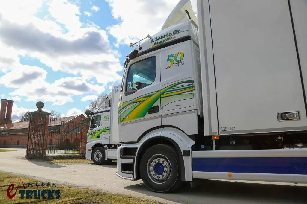 低风阻外观+智能内饰,奔驰卡车最强战力?第二代Actros L冷藏车实拍 - 第11张 - 提加商用车网 低风阻外观+智能内饰,奔驰卡车最强战力?第二代Actros L冷藏车实拍 - 第11张