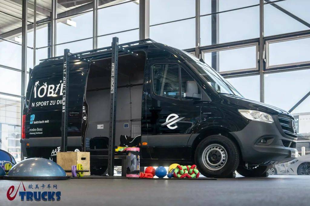 变身售卖车、工具车、化妆车、移动健身车?奔驰Sprinter凌特诞生30年,带您看它的特色衍生车型 - 第12张 - 提加商用车网 变身售卖车、工具车、化妆车、移动健身车?奔驰Sprinter凌特诞生30年,带您看它的特色衍生车型 - 第12张