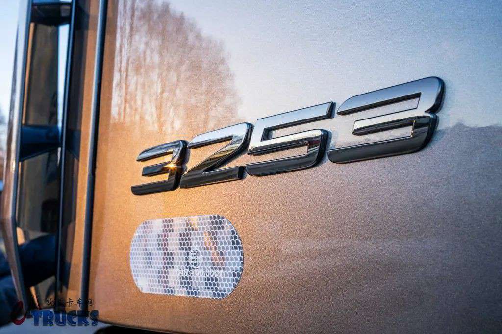 最强工程车?定制内饰外观,全球仅100台!奔驰Arocs Extent限量版卡车来袭 - 第12张 - 提加商用车网 最强工程车?定制内饰外观,全球仅100台!奔驰Arocs Extent限量版卡车来袭 - 第12张