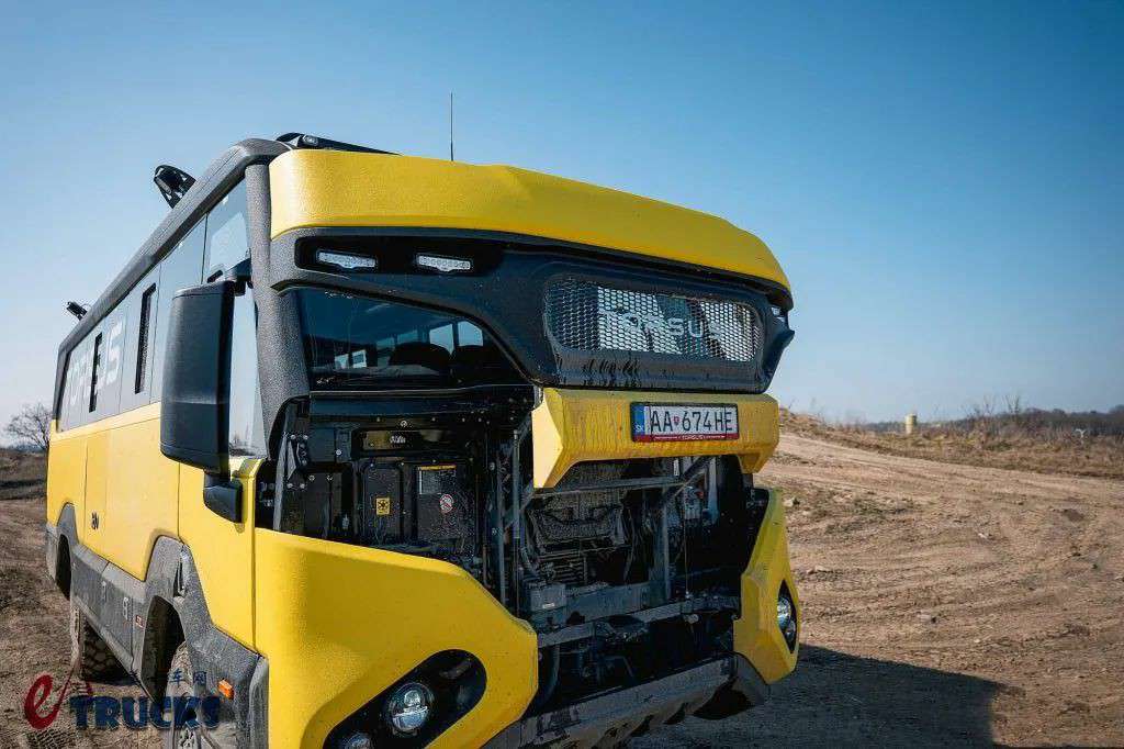 曼恩TGM四驱底盘打造,能拉35人去越野!Torsus Praetorian越野巴士见过没? - 第16张 - 提加商用车网 曼恩TGM四驱底盘打造,能拉35人去越野!Torsus Praetorian越野巴士见过没? - 第16张