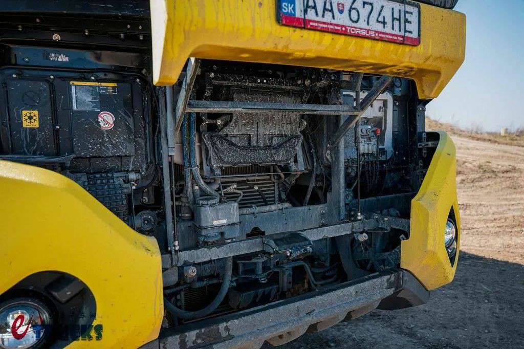 曼恩TGM四驱底盘打造,能拉35人去越野!Torsus Praetorian越野巴士见过没? - 第17张 - 提加商用车网 曼恩TGM四驱底盘打造,能拉35人去越野!Torsus Praetorian越野巴士见过没? - 第17张