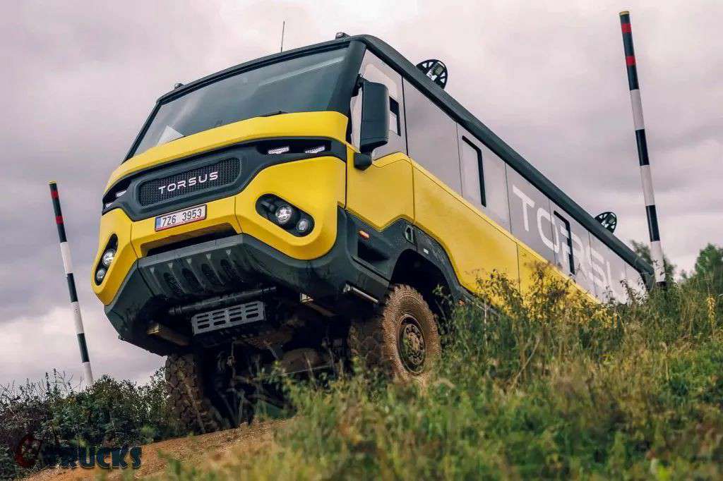 曼恩TGM四驱底盘打造,能拉35人去越野!Torsus Praetorian越野巴士见过没? - 第1张 - 提加商用车网 曼恩TGM四驱底盘打造,能拉35人去越野!Torsus Praetorian越野巴士见过没? - 第1张