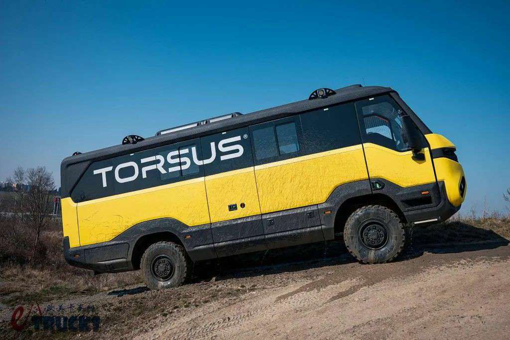 曼恩TGM四驱底盘打造,能拉35人去越野!Torsus Praetorian越野巴士见过没? - 第18张 - 提加商用车网 曼恩TGM四驱底盘打造,能拉35人去越野!Torsus Praetorian越野巴士见过没? - 第18张