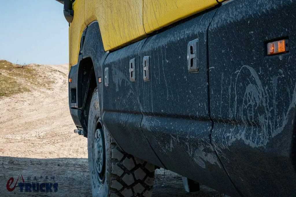 曼恩TGM四驱底盘打造,能拉35人去越野!Torsus Praetorian越野巴士见过没? - 第19张 - 提加商用车网 曼恩TGM四驱底盘打造,能拉35人去越野!Torsus Praetorian越野巴士见过没? - 第19张